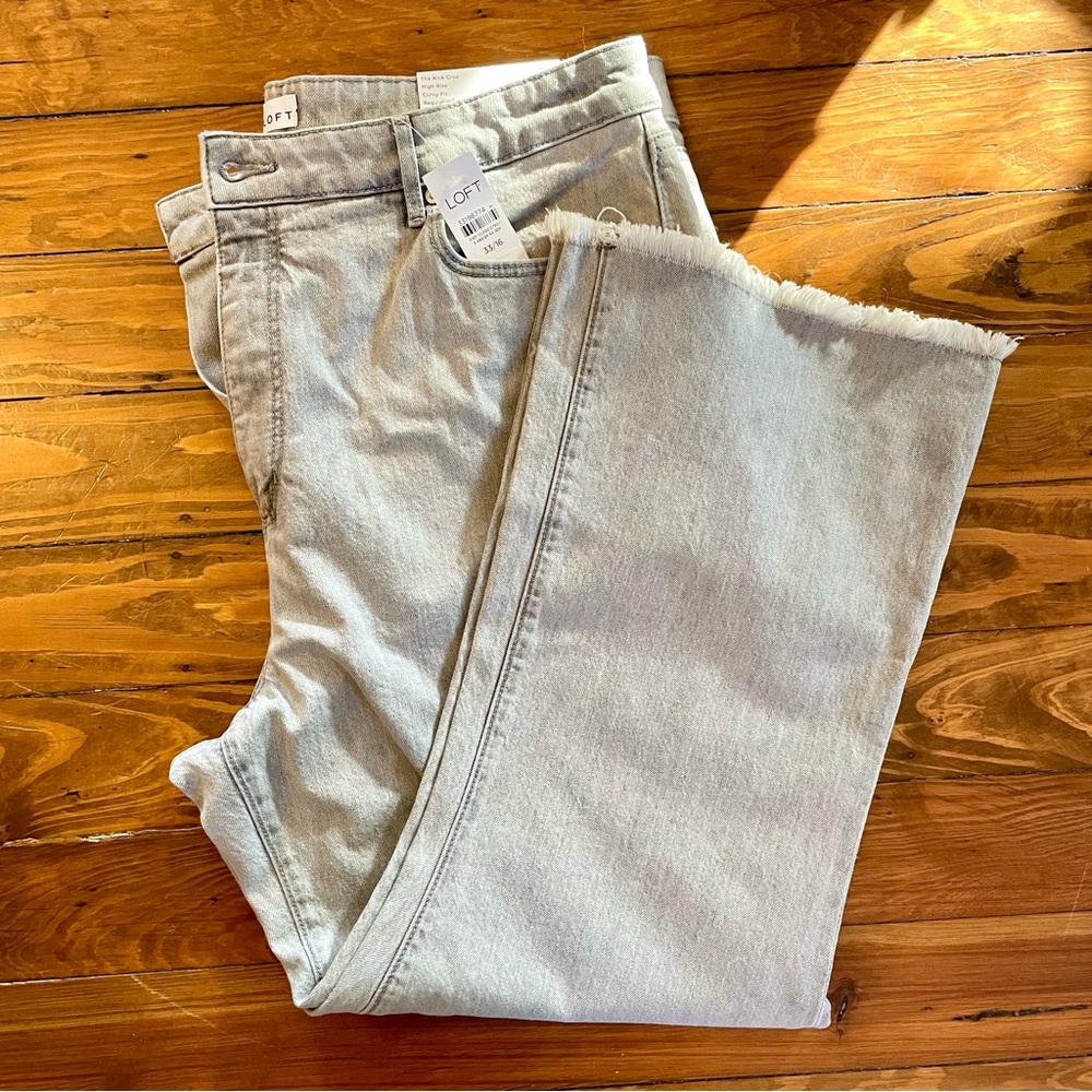 NWT LOFT Kick Crop Curvy Fit High Rise Grey Denim Size 33/16